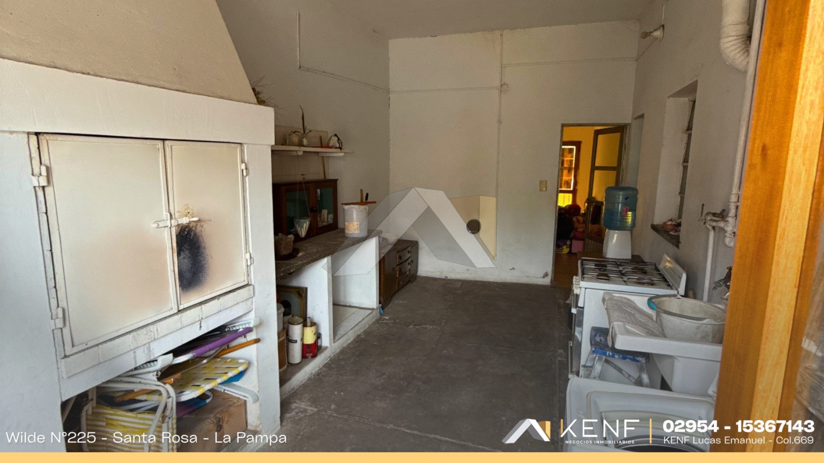 CASA EN VENTA A METROS DE AV. PEDRO LURO