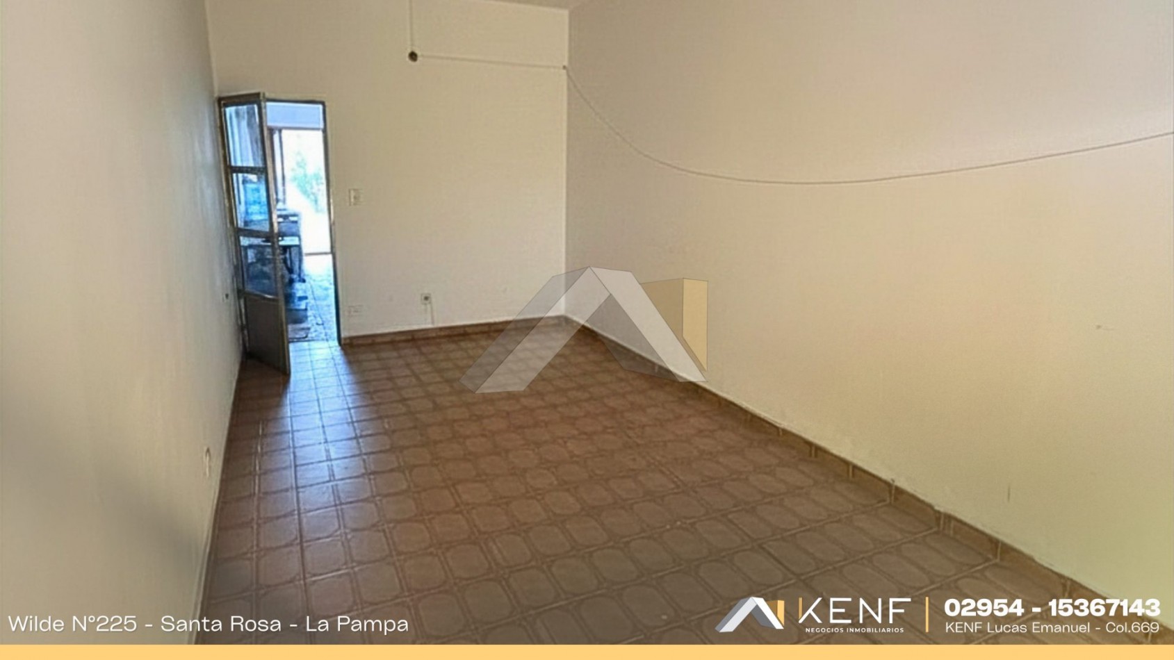 CASA EN VENTA A METROS DE AV. PEDRO LURO
