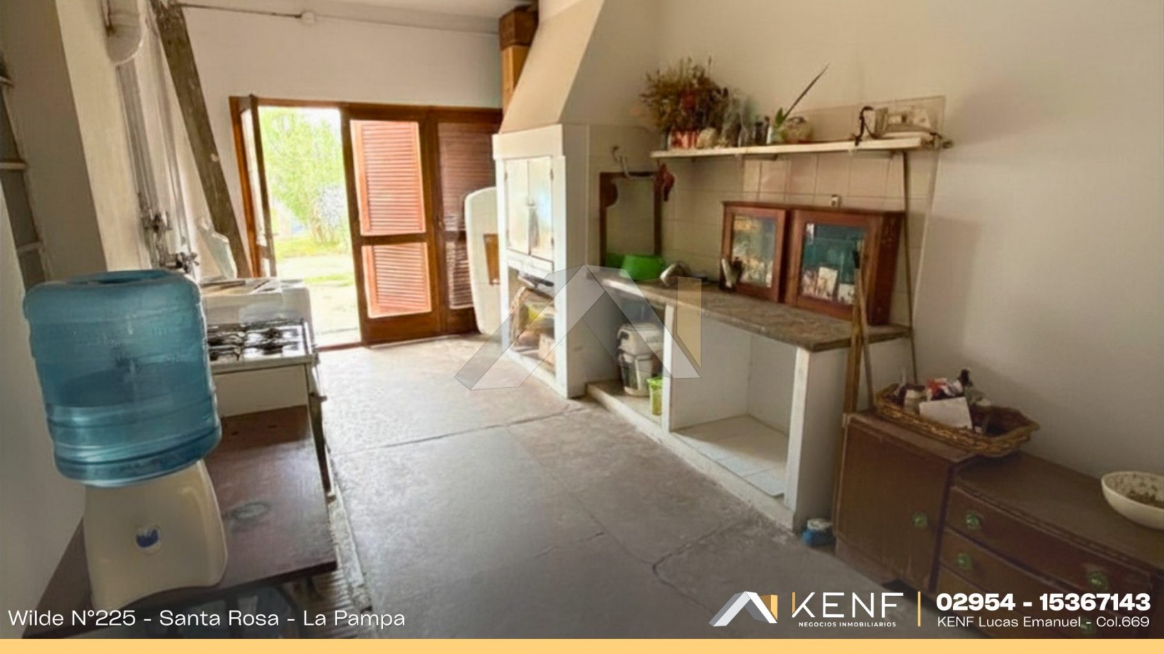 CASA EN VENTA A METROS DE AV. PEDRO LURO