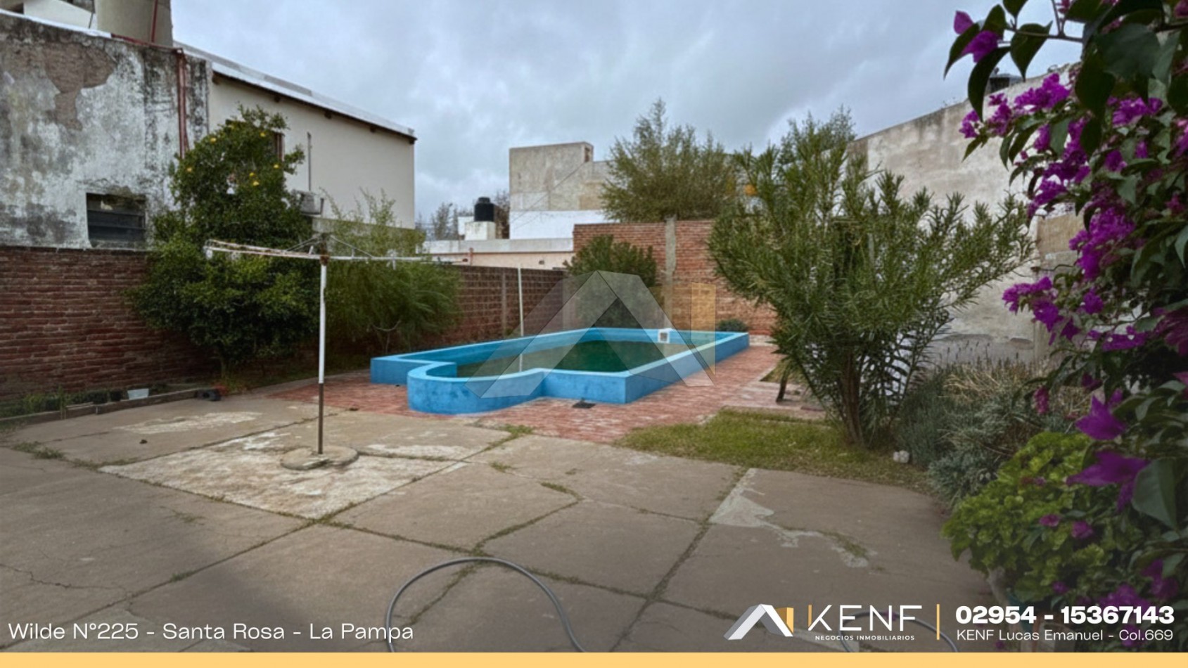 CASA EN VENTA A METROS DE AV. PEDRO LURO