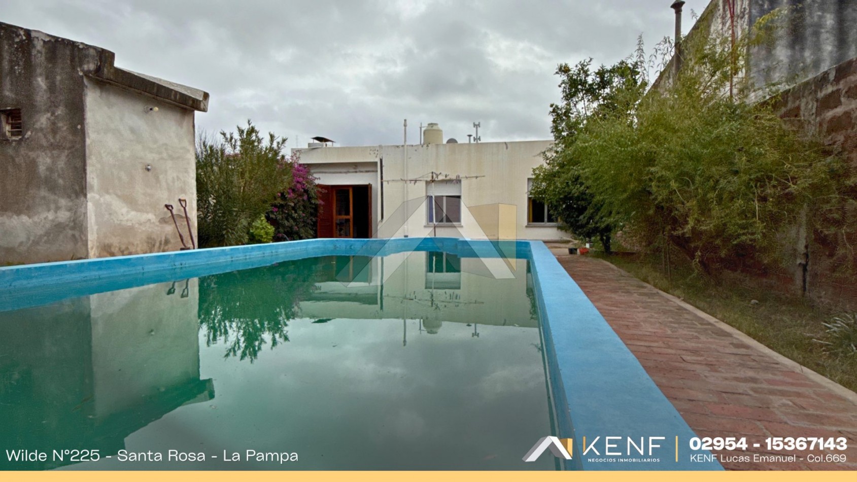 CASA EN VENTA A METROS DE AV. PEDRO LURO