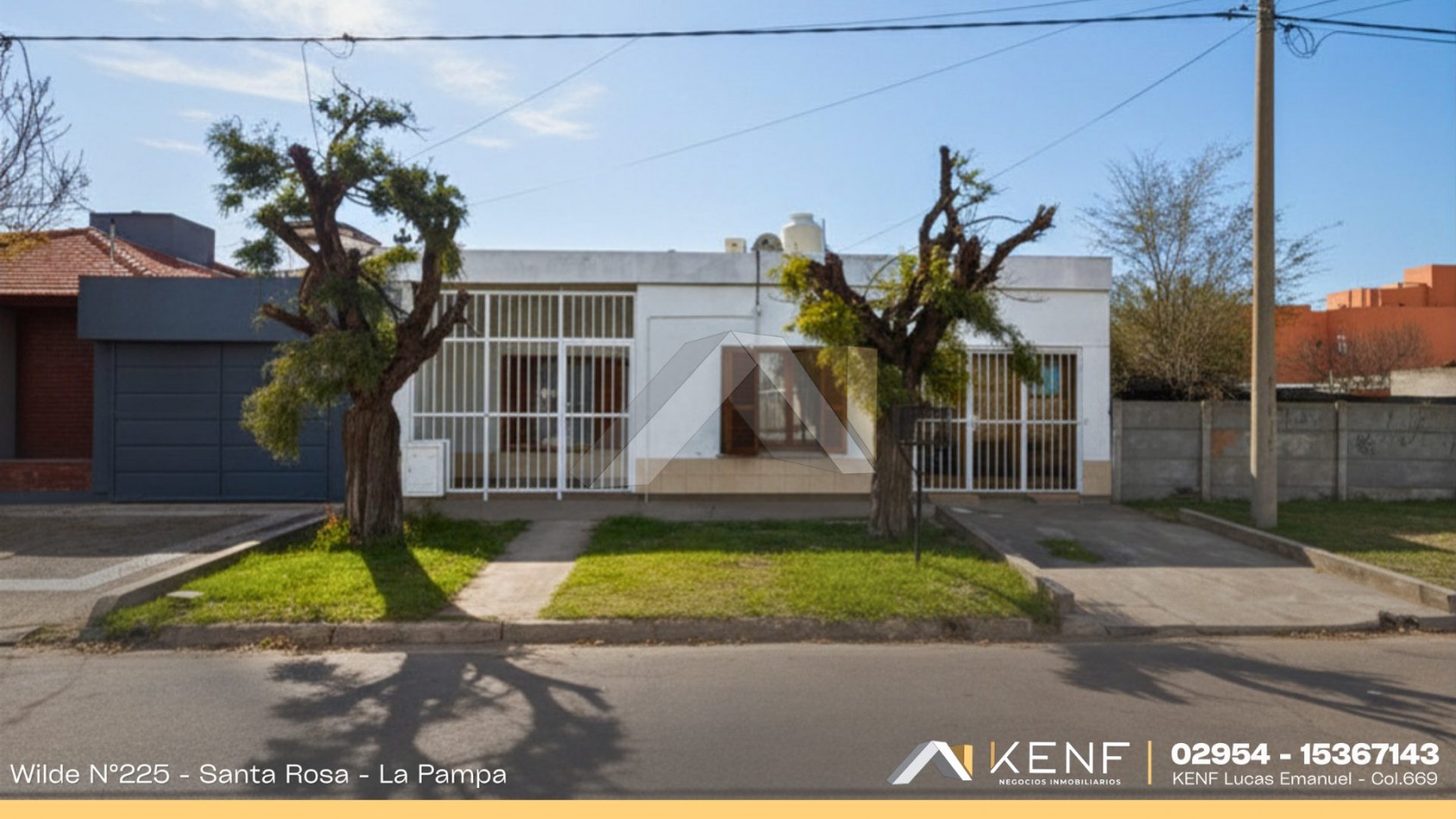 CASA EN VENTA A METROS DE AV. PEDRO LURO