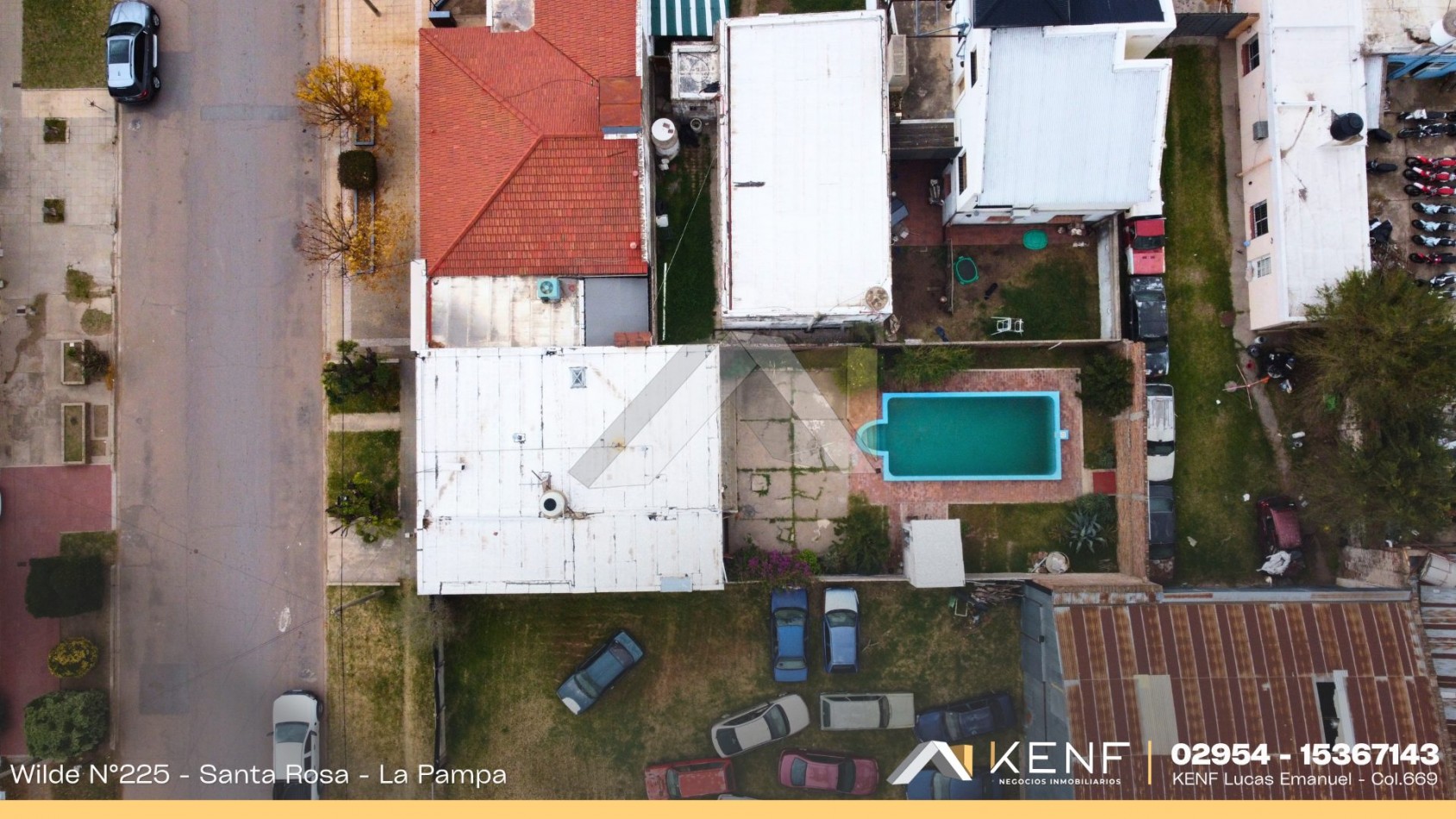 CASA EN VENTA A METROS DE AV. PEDRO LURO